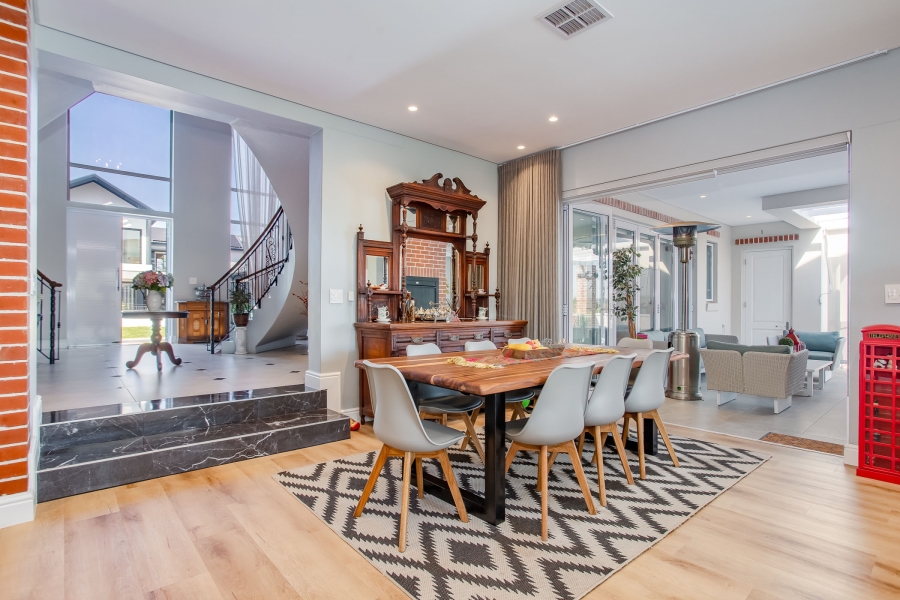 5 Bedroom Property for Sale in Val De Vie Estate Western Cape